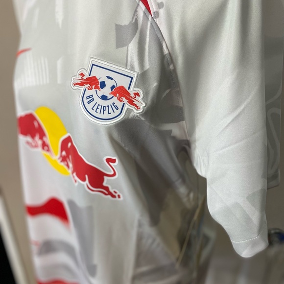 New Nike Red Bull Leipzig 2022-2023 Home Jersey - Picture 6 of 7